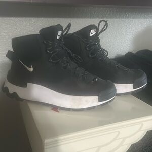 Nike High Top- 8.5